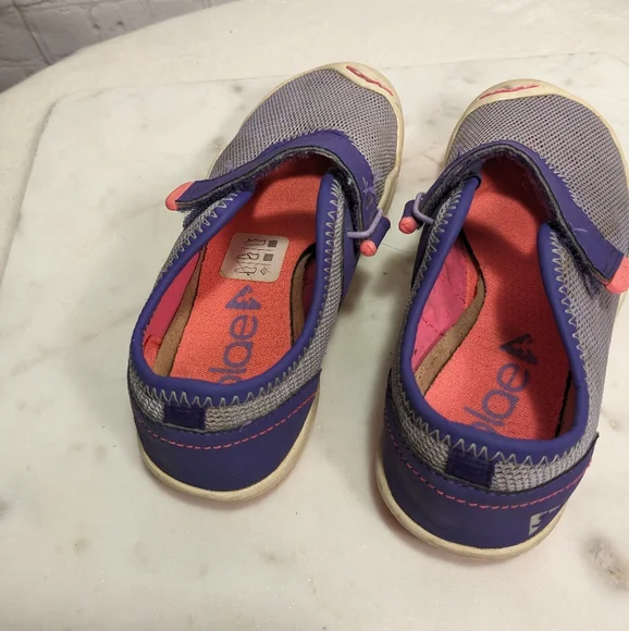 PLAE Chloe Passion Flower Sneaker Flex Sole Toe Guard Youth 11 Euro 28 - Picture 4 of 8